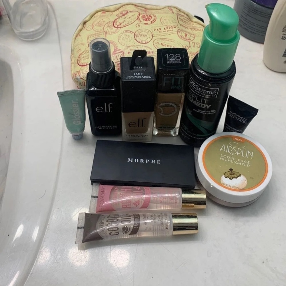 Makeup bundle
